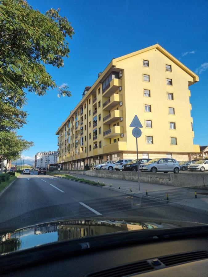 Oksana Apartment พอดโกริกา ภายนอก รูปภาพ